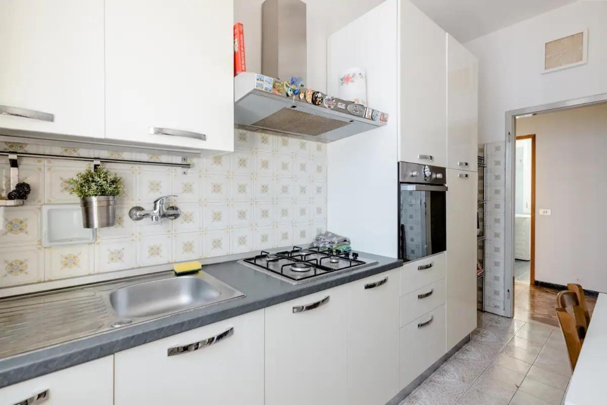 Spaziosa Matrimoniale Nel Centro Di Modena Apartman Kültér fotó